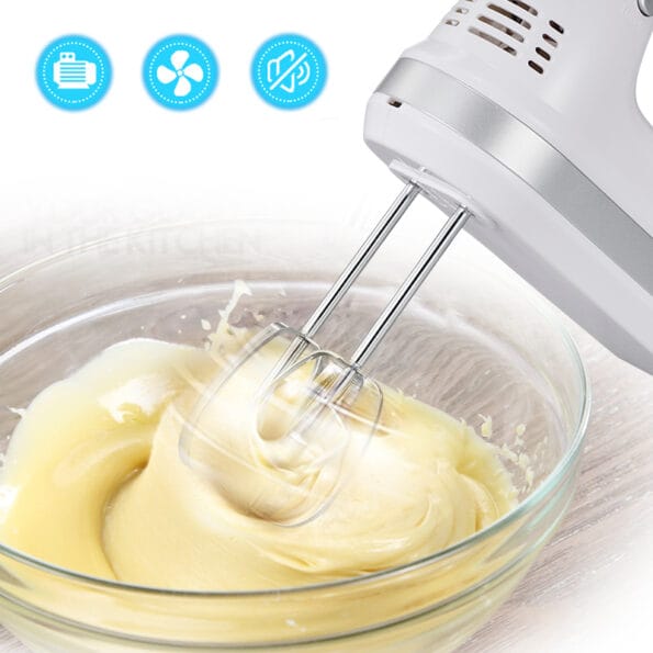 hand mixer with storage case