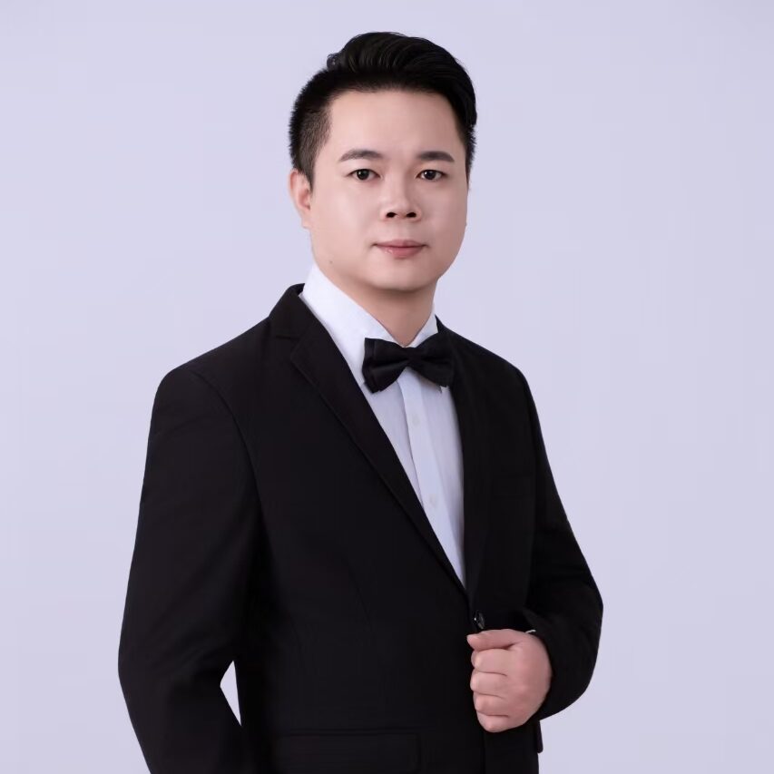 About Us 5 Leo Huang
