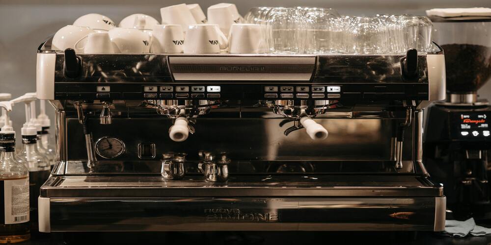 Complete Guide to Espresso Machine Parts (2026): Names, Functions & Buying Guide 4 Commercial Espresso Machines