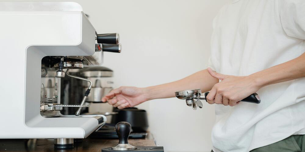 Complete Guide to Espresso Machine Parts (2026): Names, Functions & Buying Guide 1 Manual Espresso Machines