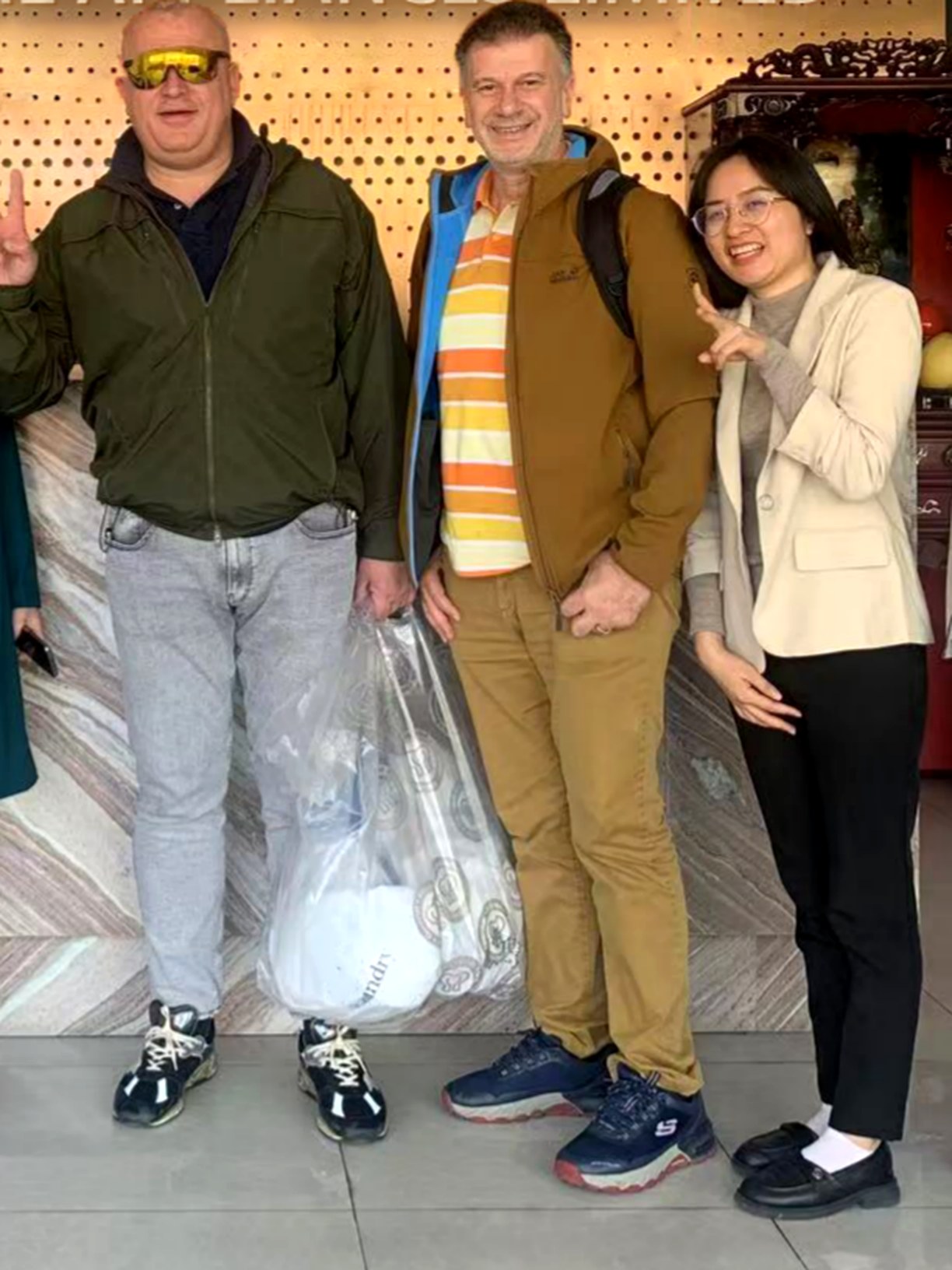 Overseas buyer visiting YLD Home kitchen appliance factory in Shenzhen